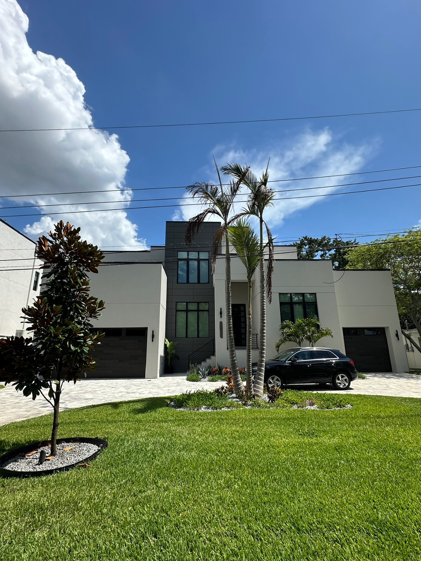 Modern Tampa residence — exterior detail