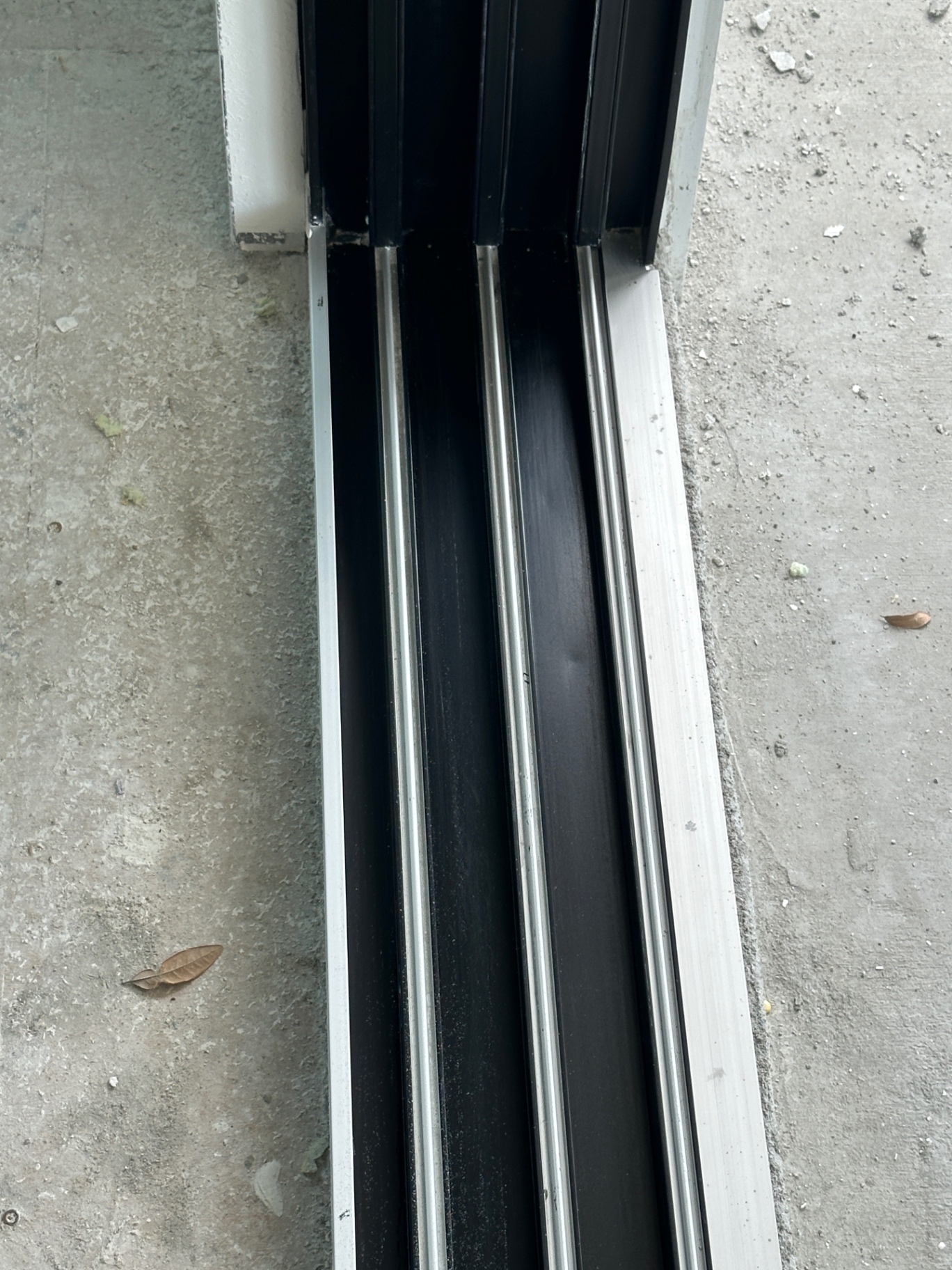 Slider tracks — deep detail after service